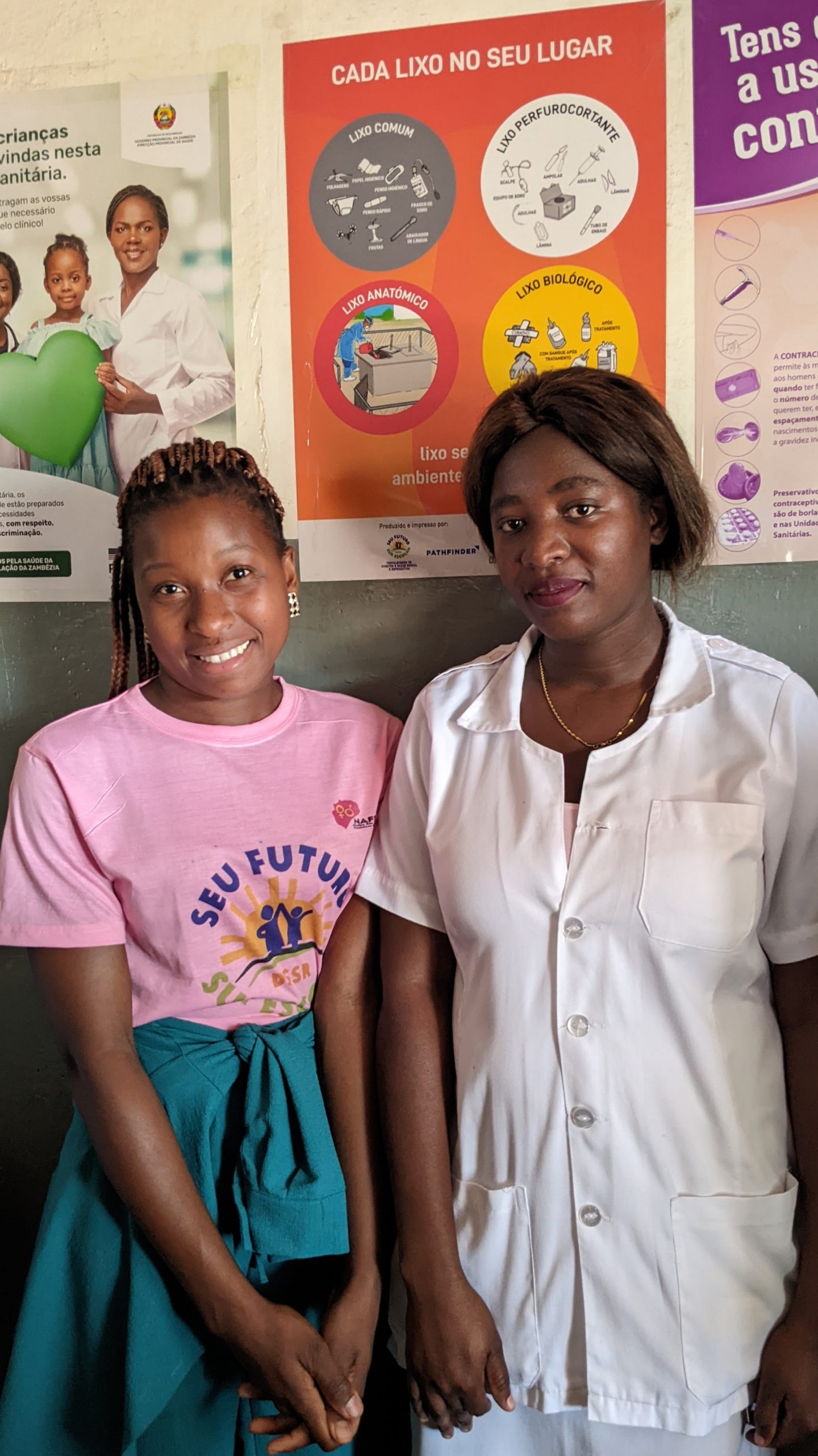 Luisa, a peer educator, and Gina, a nurse, respond to gender-based violence in their community. Photo: Alex Wilson/Oxfam