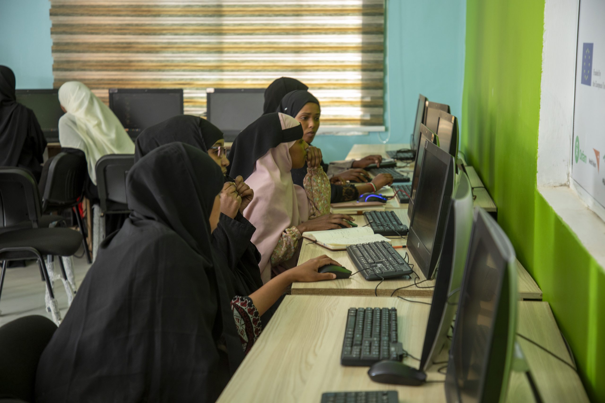 Young women learning to code in Hargeisa, Somaliland. Photo: Hassan Siyad/Oxfam