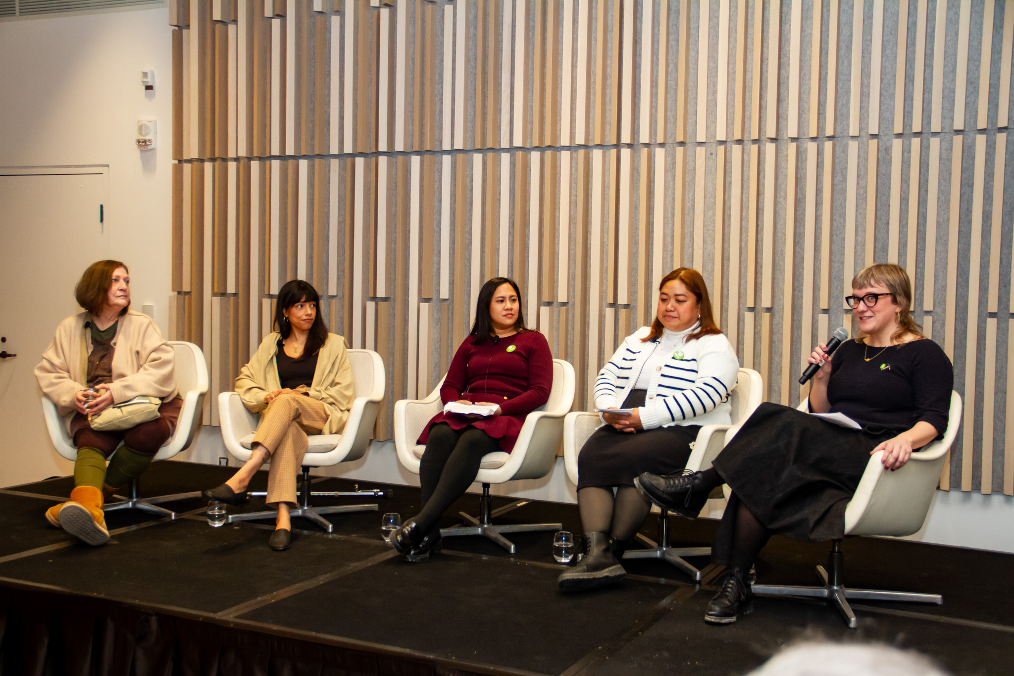 (L-R) Panelists Laurel Cassels, Sabrina Flack, Krizelle Anne Umali, Rina Angelica Fulo and moderator Alex Wilson. Photo: Aanu Ogundipe/Oxfam